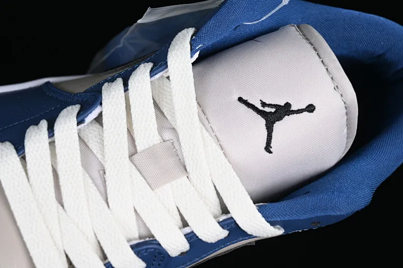All categories Air Jordan Jordan series basketball shoes Air Jordan 1 Low Z version Air Jordan 1 Low "Georgetown" AJ1 Joe 1 Georgetown low-top cultural and casual sneakers DC0774-402